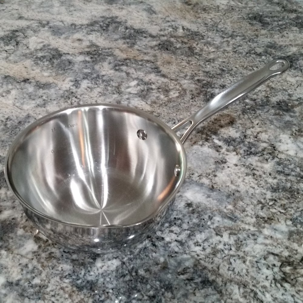 CUISINART SAUCIER POUR PAN 1QT/95L STAINLESS STEEL MIRROR FINISH POUR SPOUT RIM